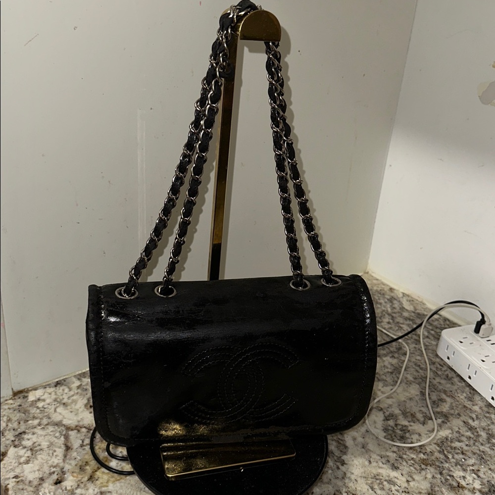 CHANEL Black Leather Shoulder Bag PRE-OWNED. PROJECT BAG. AUTHENTIC